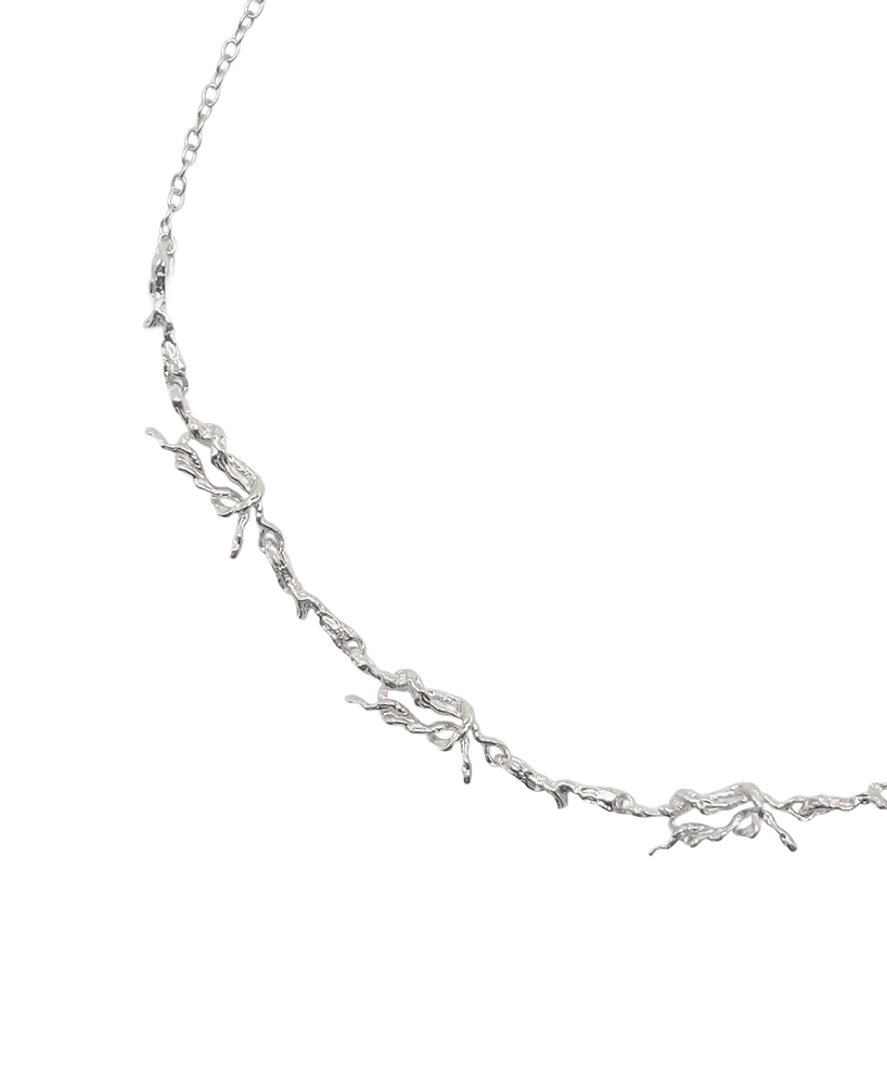 &knot necklace closeup